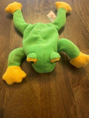 Smoochy Beanie Baby- Ty Plush Frog Toy - Green and Yellow Pet Enrichment Plush